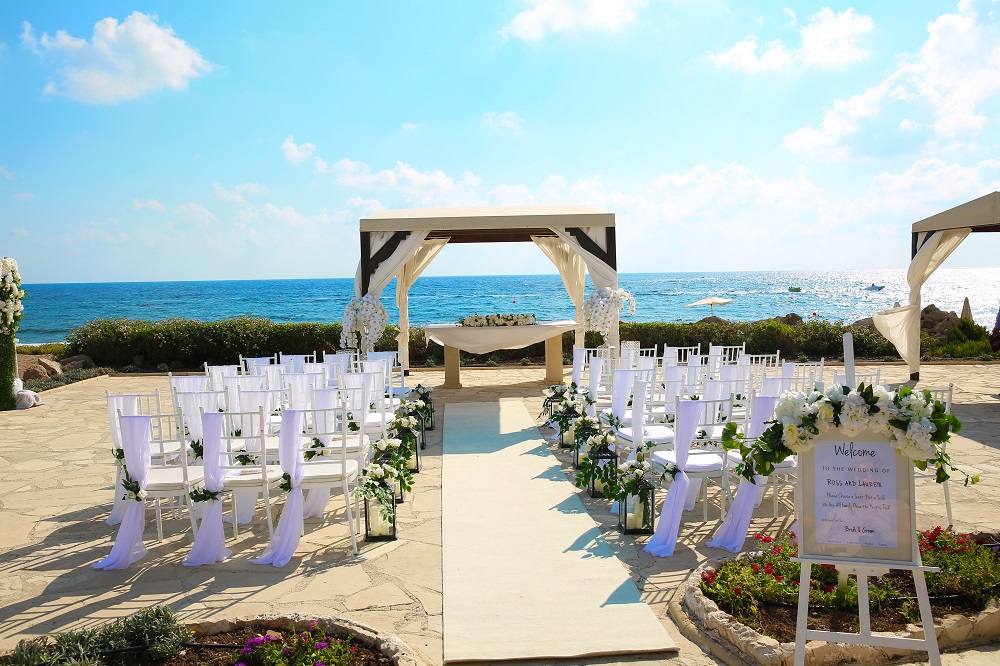 Book your wedding day in Leonardo Cypria Bay 